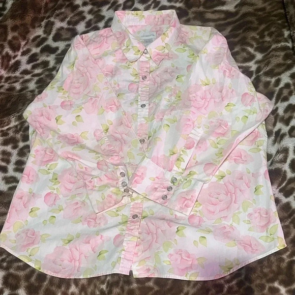 Liz Claiborne - Picture 1 of 3